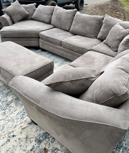 ( Free Delivery ) 160“ Gray Raymour & Flanigan Sectional