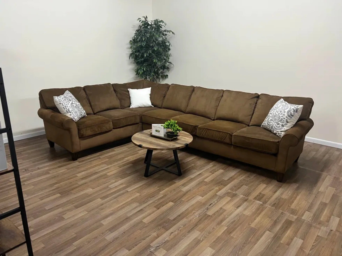 DELIVERY AVAILABLE Brown Flexsteel Couch