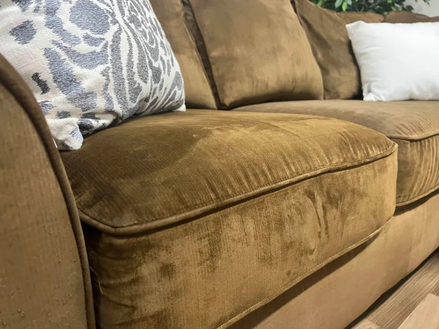 DELIVERY AVAILABLE Brown Flexsteel Couch