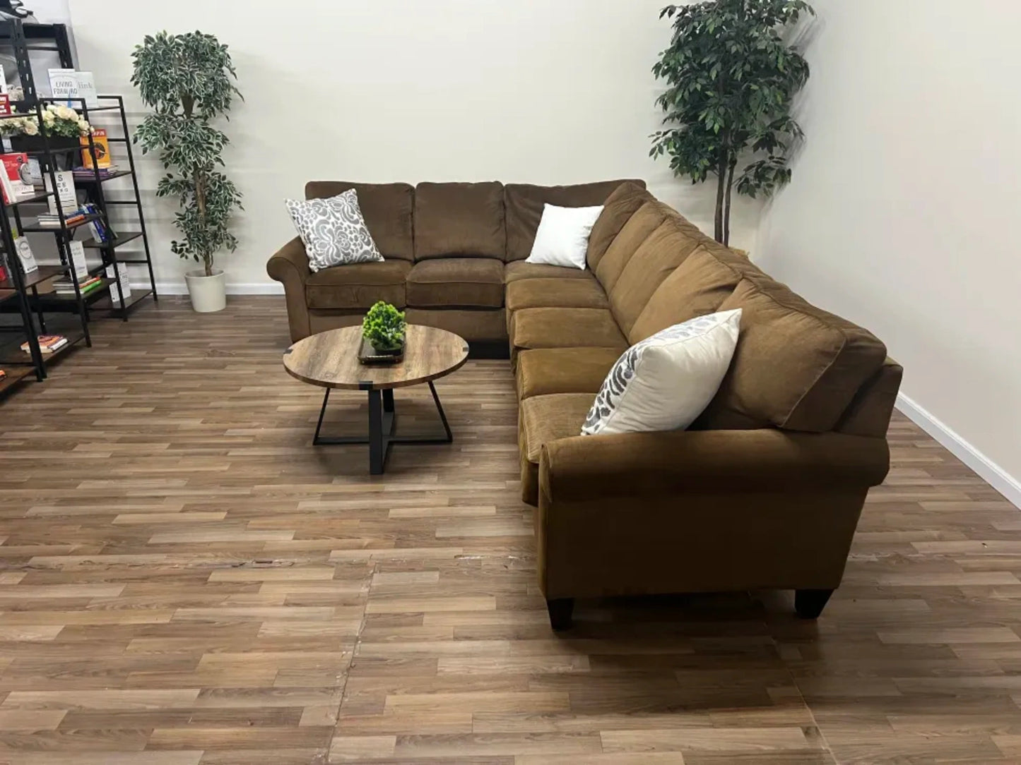 DELIVERY AVAILABLE Brown Flexsteel Couch