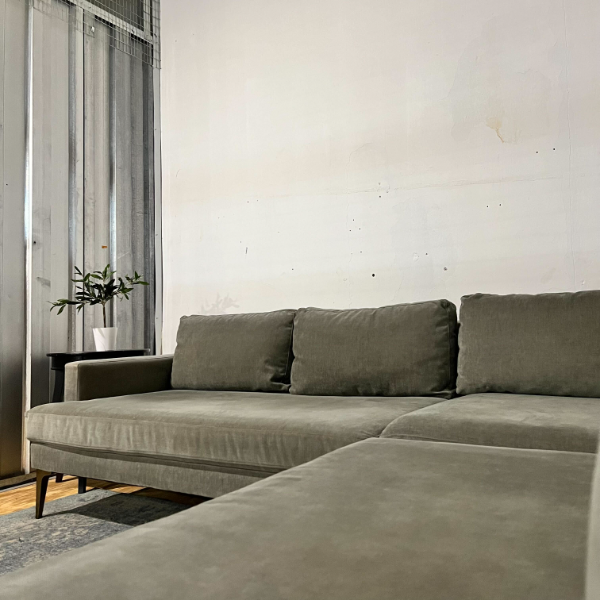 ( Free Delivery ) 96“ Gray West Elm Andes Sectional