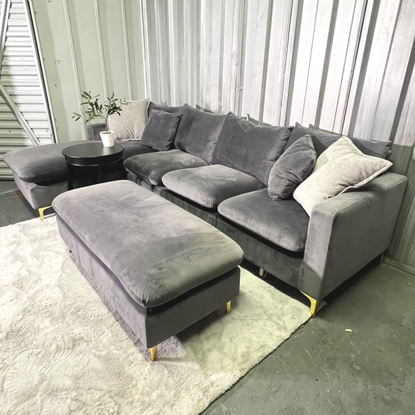 ( Free Delivery ) 110“ Gray Wila Arlo Shumpert Sectional